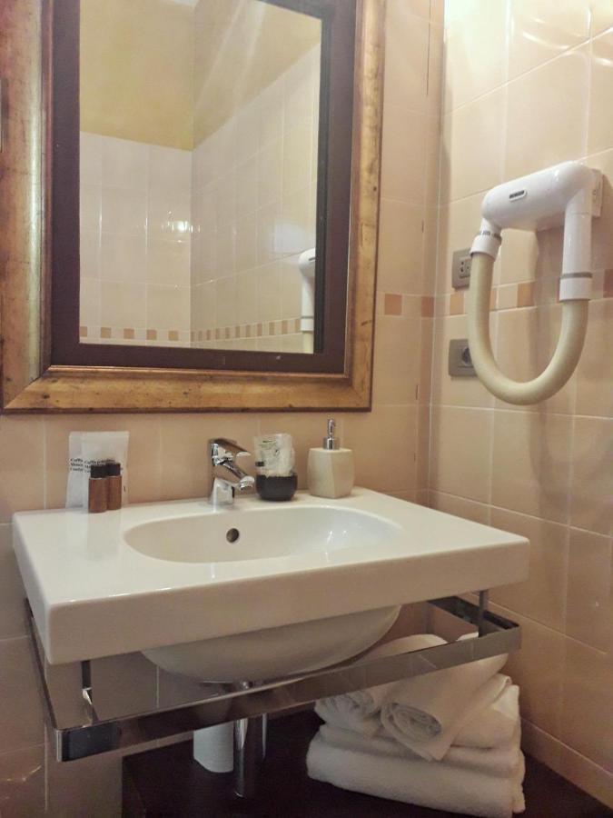Cortiletto D'Alba Camere Con Ristorante Zewnętrze zdjęcie