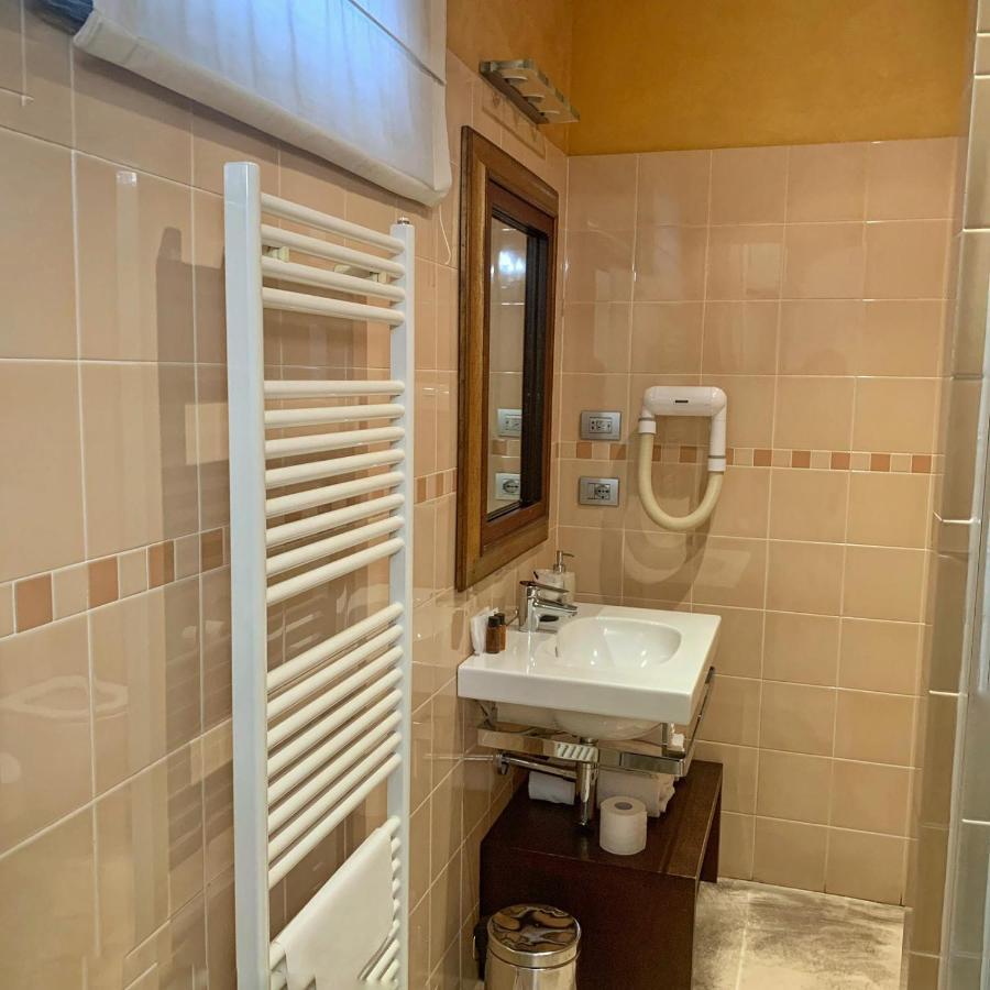 Cortiletto D'Alba Camere Con Ristorante Zewnętrze zdjęcie