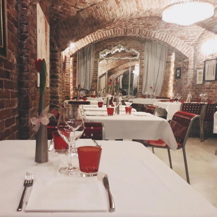 Cortiletto D'Alba Camere Con Ristorante Zewnętrze zdjęcie
